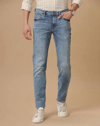 Distressed Slim Jeans